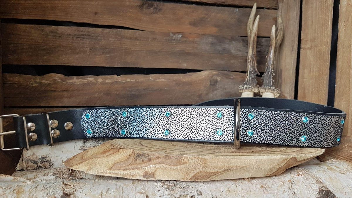 MRL Zwart Sparckle lichtblauwe steen 4cm. L1