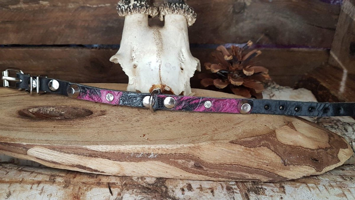 MRL Zwarte halsband met fuchsia / zwarte opzet 1cm. L2