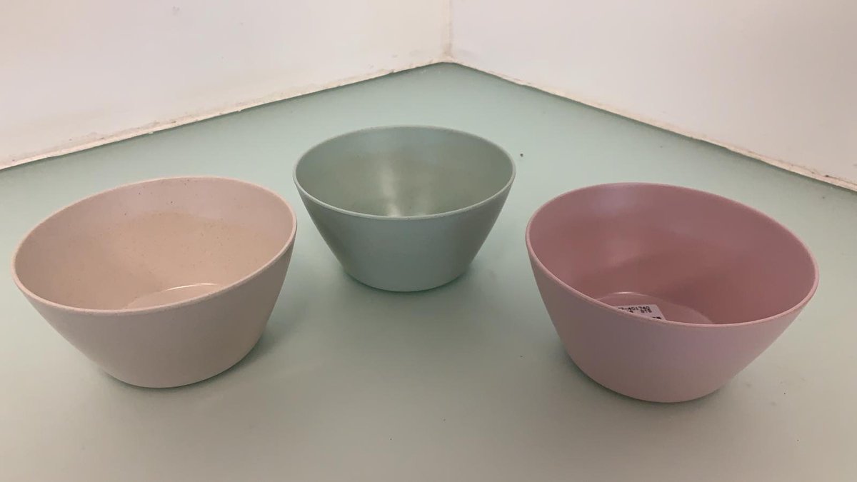 Drie kunststof schaaltjes