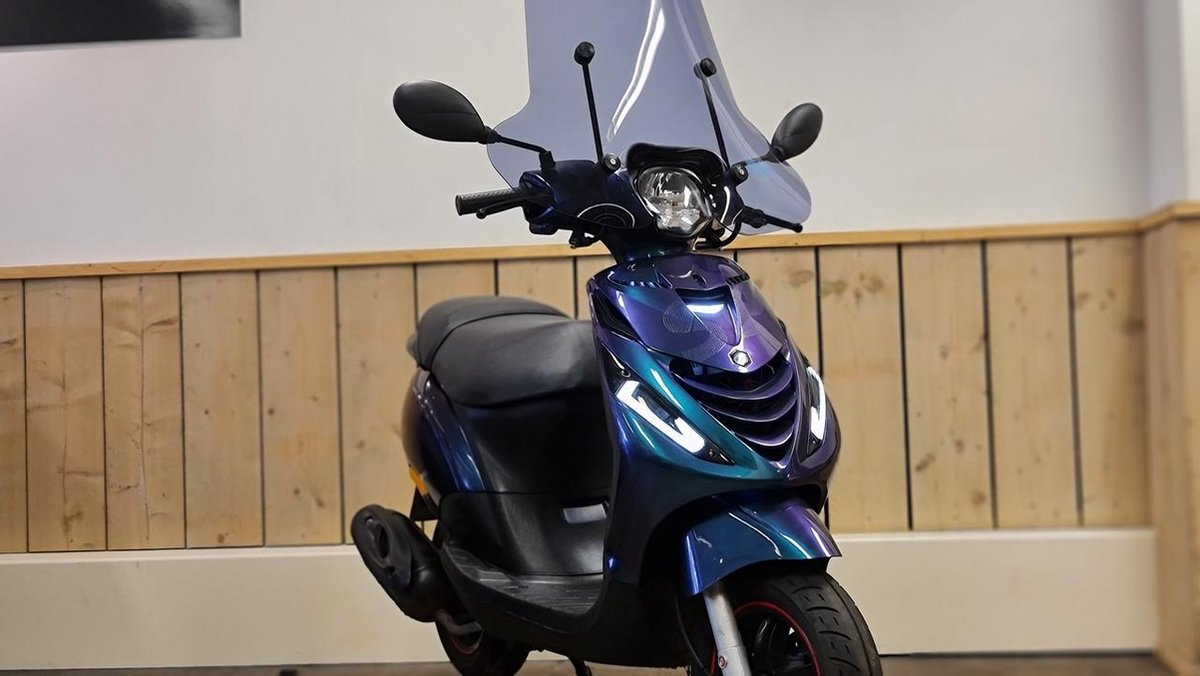 PLAATSET ZIP SP PASSEND OP PIAGGIO ZIP 5 DELIG GLANS CHAMELEON