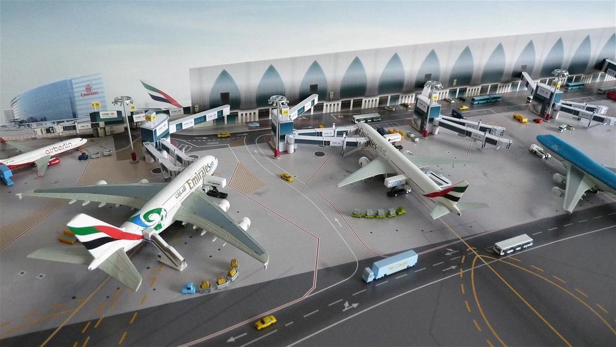 1:500 DXB (Dubai) Diorama Airport XL Action Kit (complete set)! ‘look-a-like’ - 11% discount!