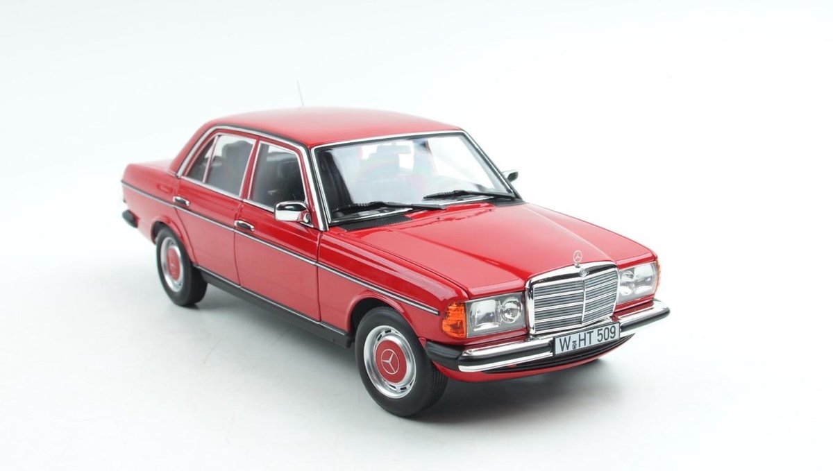 Norev Mercedes-Benz 200 W123 1982 Rood 1:18