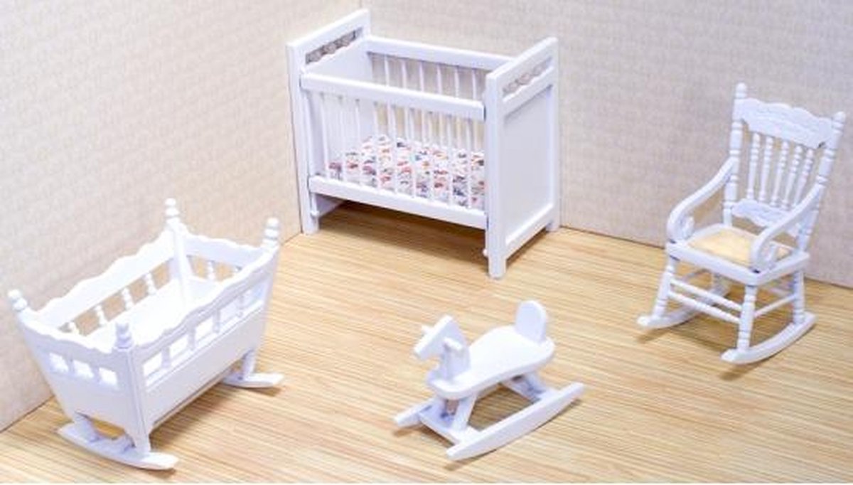 Victoriaans poppenhuis kinderkamer meubels
