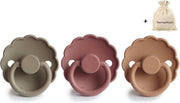 FRIGG | Fopspeen set 3 stuks | T1 | 0-6 maanden | Daisy | Silicone | Portobello + Woodchuck + Peach Bronze | Met YOURMUSTHAVES speenzakje