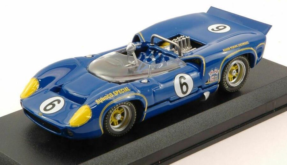 Lola T70 MKII Spider #6 Winner Mosport Can-Am 1966