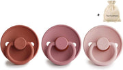 FRIGG | Fopspeen set 3 stuks | T1 | 0-6 maanden | Classic | Natuurrubber | Baked Clay + Dusty Rose + Baby Pink | Met YOURMUSTHAVES speenzakje