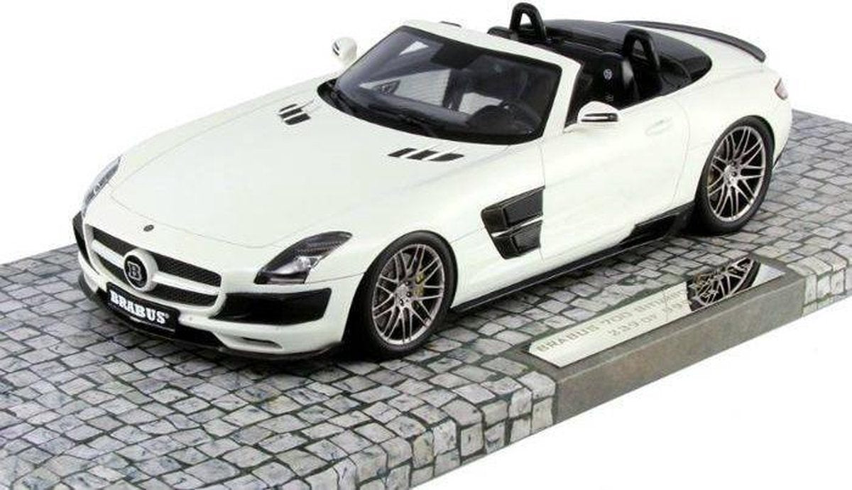 Brabus 700 Biturbo Roadster 2013 - 1:18 - Minichamps