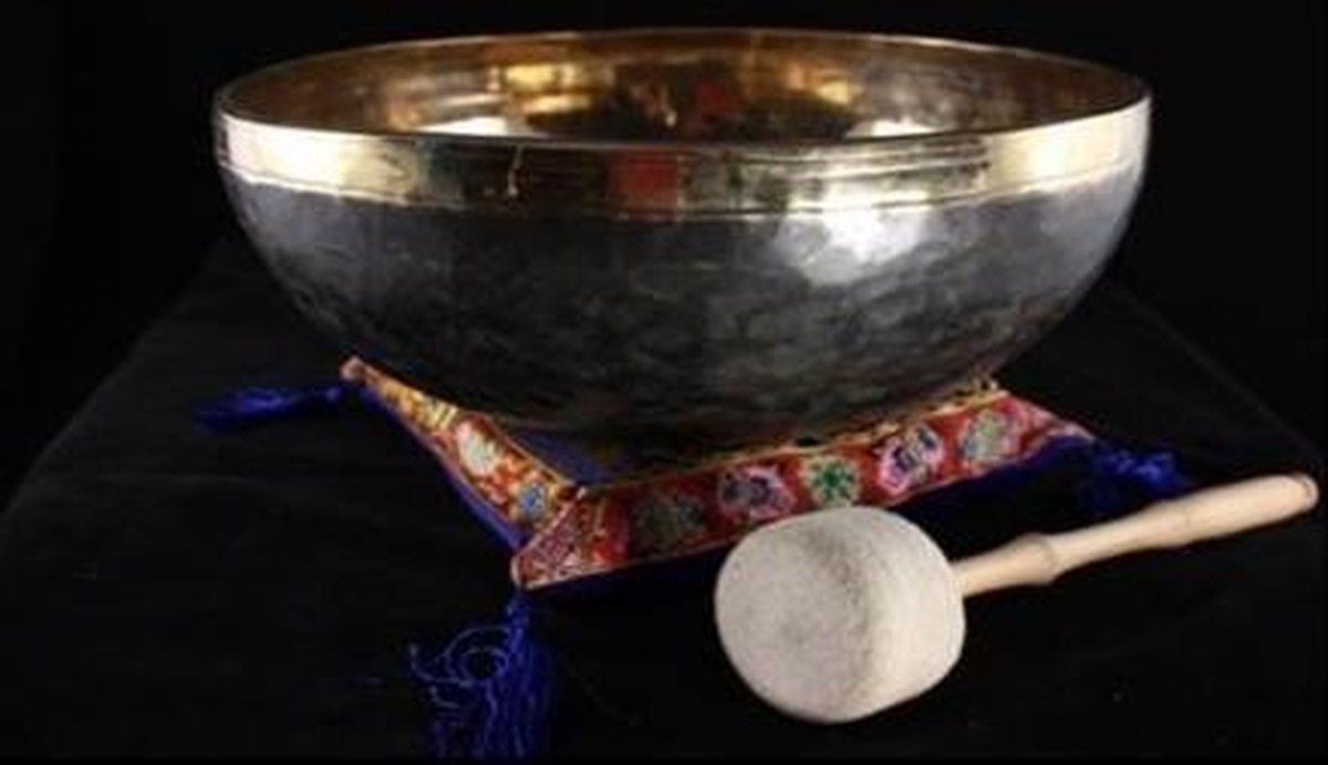 Klankschaal Ishana zwart/goud - 23 cm - 1550-1700 gr