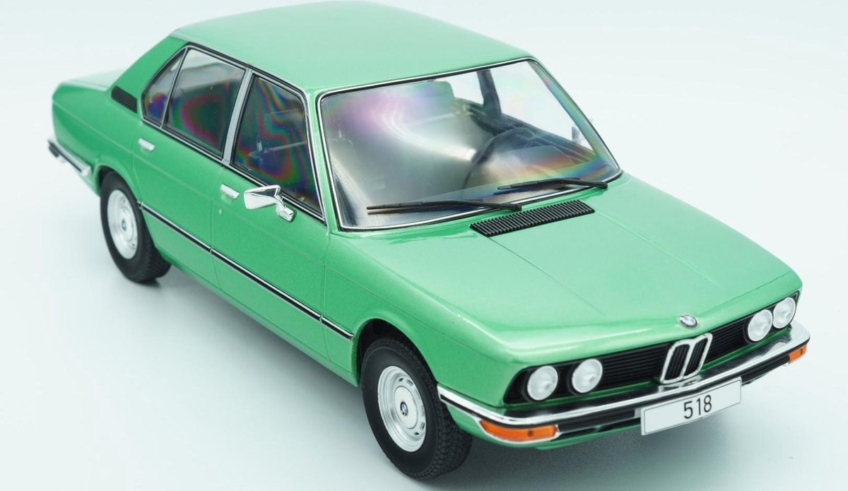 BMW 2002 Turbo - 1:18 - Modelcar Group