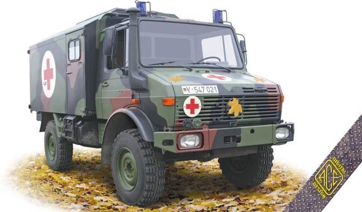 ACE | 72451 | Unimog U1300L 4x4 ambulance | 1:72