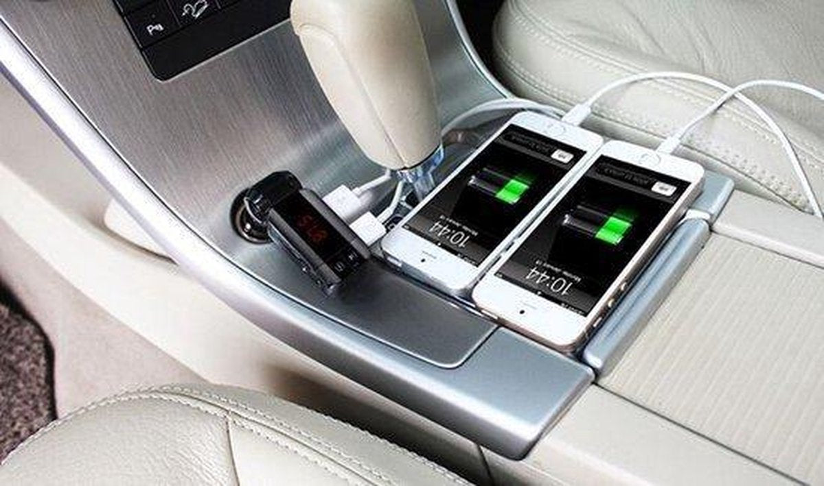 Universele Bluetooth handsfree carkit + FM Transmitter + 2 USB poorten