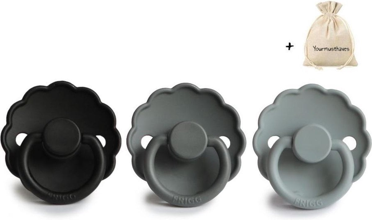 FRIGG | Fopspeen set 3 stuks | T1 | 0-6 maanden | Daisy | Natuurrubber | Jet Black + Graphite + French Gray | Met YOURMUSTHAVES speenzakje