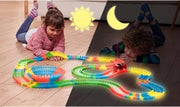 2 STUKS - AMAZING ROADS - Racebaan 3m35 MAGIC TRACKS Geeft licht in het donker - Flexibele Magic Tracks