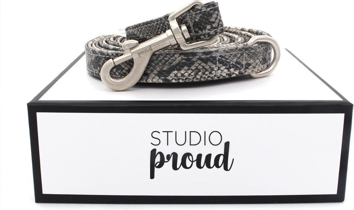 Studio Proud - Hondenriem - snakeprint  - zilverkleurige accenten - maat M - de uitlaatriem is te combineren met bijpassende halsband