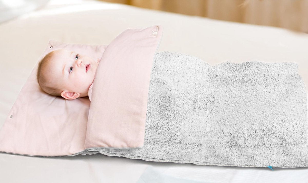 Wallaboo slaapzak – Fleece en katoen – sluiting met drukknopen – met capuchon – tog: 1.0 – 80 x 40 cm - 0 tot 9 mnd. – Zilver / Blush