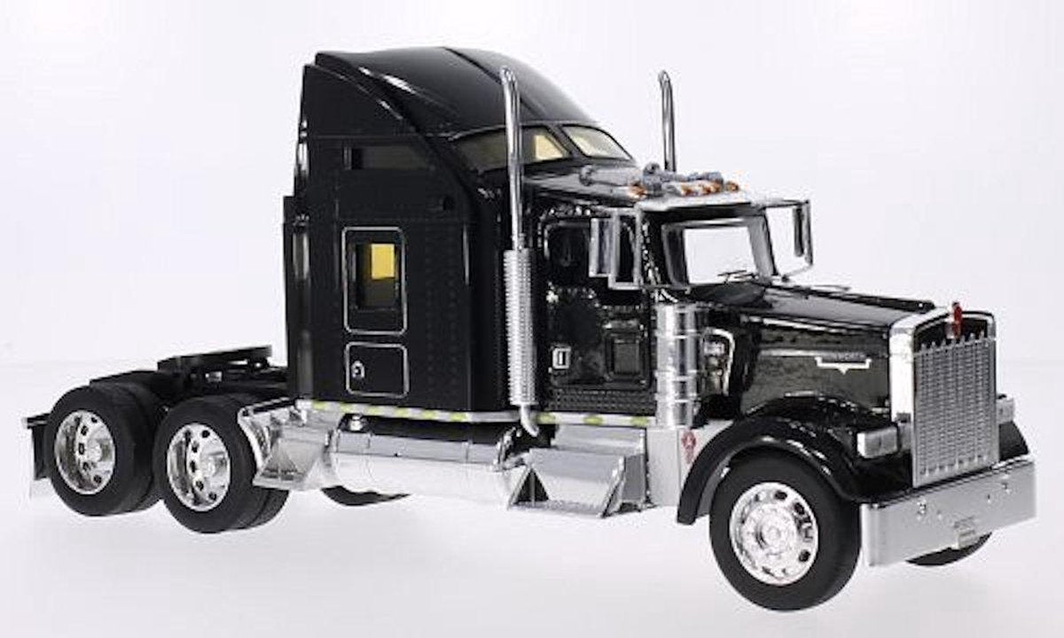 Kenworth W900 American trekker zwart