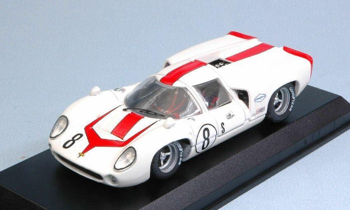 Lola T70 Coupe #8 Sebring 1968