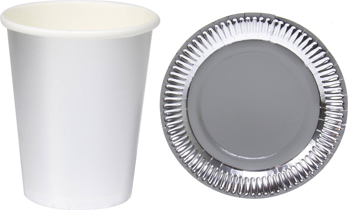 Set van 16x feest bekertjes 350 ml + 16x bordjes van karton 23 cm metallic zilver thema wegwerp party benodigdheden -  wegwerpbekers - Oud en Nieuw/verjaardag/feestje metallic zilveren bekers en borden van papier