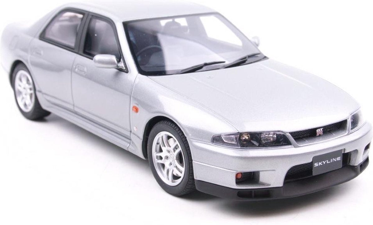 Kyosho Nissan Skyline GT-R Autech Zilver 1:18