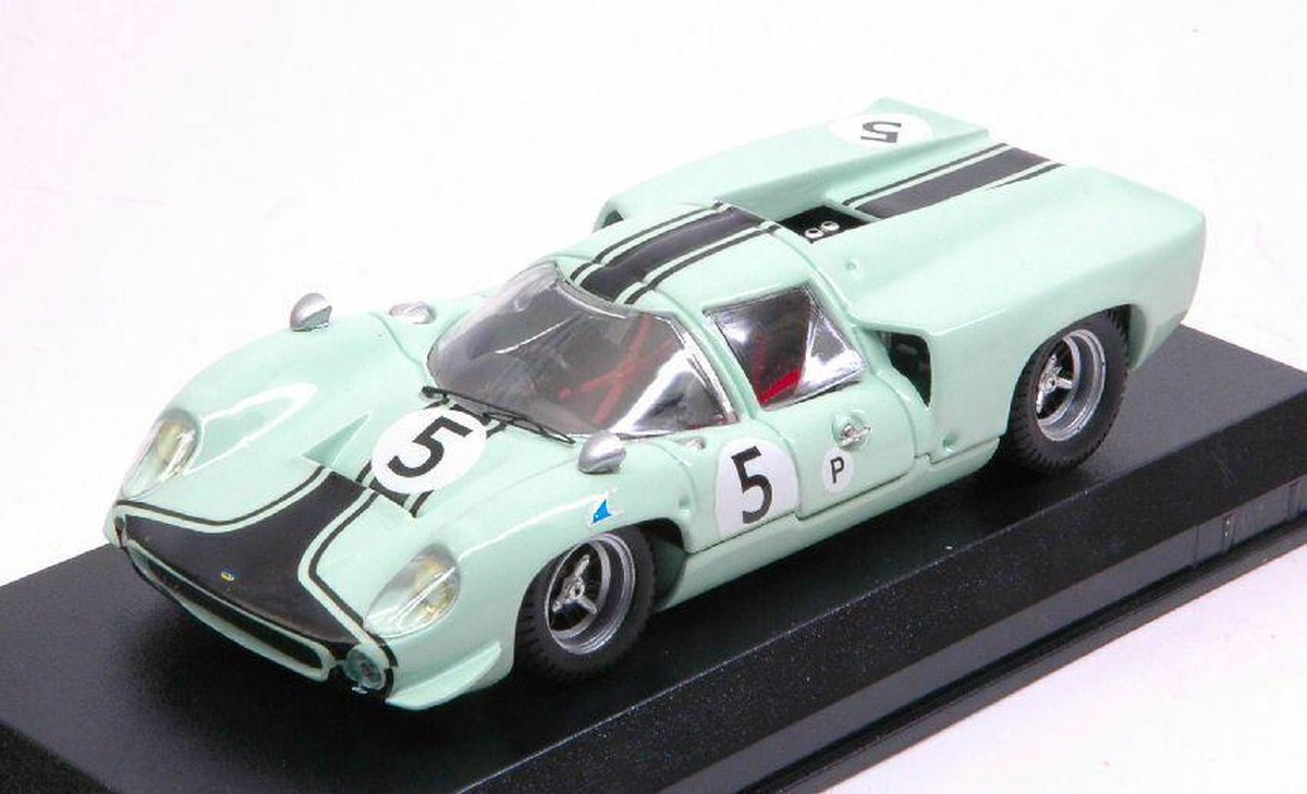 Lola T70 Coupe #5 Brands Hatch 1967