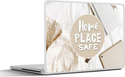 Laptop sticker - 10.1 inch - 'Home is a place of safe' op een lichte achtergrond