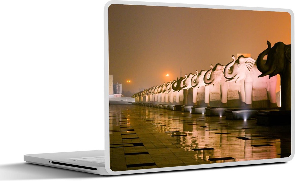 Laptop sticker - 10.1 inch - Ambedkar-gedenkteken tijdens de schemering bij Lucknow in India