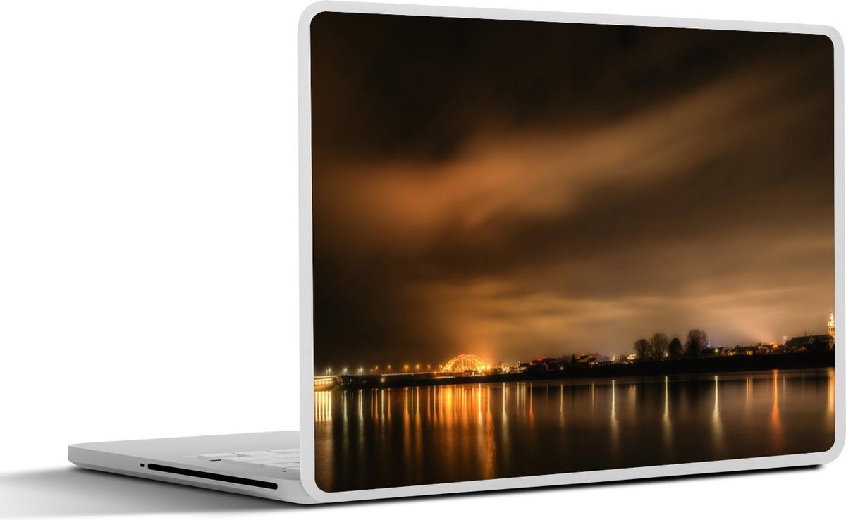 Laptop sticker - 10.1 inch - Indrukwekkende lucht boven de Nederlandse stad Nijmegen