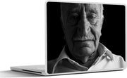Laptop sticker - 10.1 inch -  een verweerde man in zwart-wit