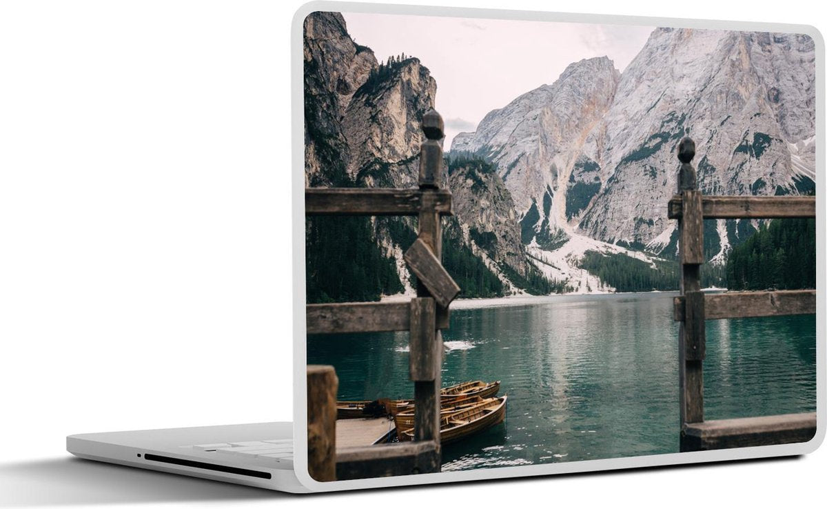 Laptop sticker - 10.1 inch - Italiaanse meer Lago di Braies in de bergen