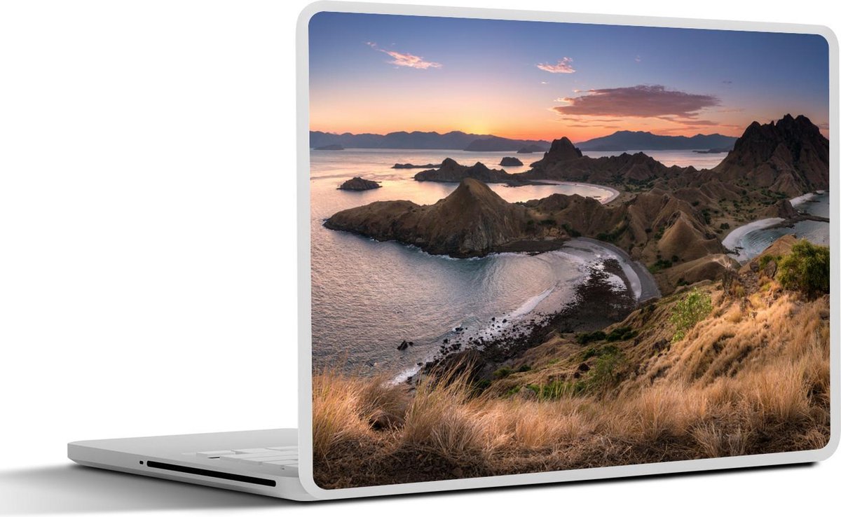 Laptop sticker - 10.1 inch - Indonesische Komodo eiland bezaaid met gras