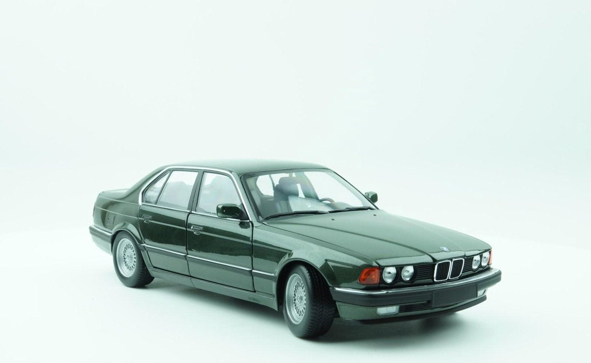 BMW 730I (E32) 1986 - 1:18 - Minichamps