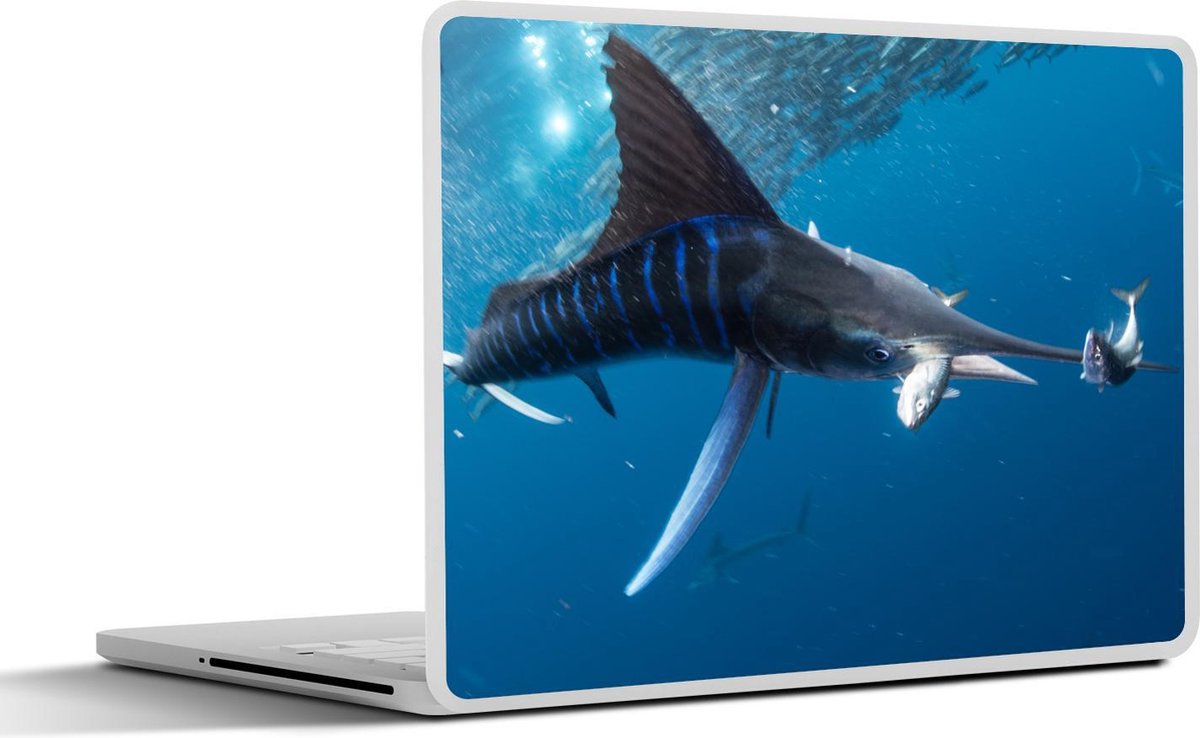 Laptop sticker - 10.1 inch - Jagende Marlijn in de oceaan