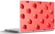 Laptop sticker - 10.1 inch - Aardbeien op een rode achtergrond