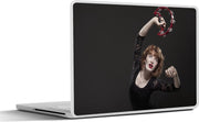 Laptop sticker - 10.1 inch -  een vrouw met een tamboerijn