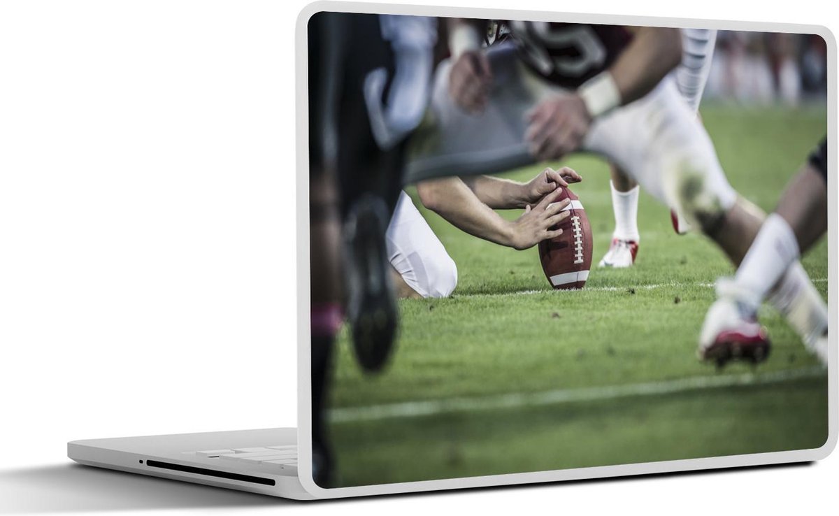 Laptop sticker - 10.1 inch - American Football spelers die klaar zijn om de bal te schoppen