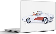 Laptop sticker - 10.1 inch - Illustratie van twee passagiers in een open Chevrolet Corvette sportauto uit de jaren '50