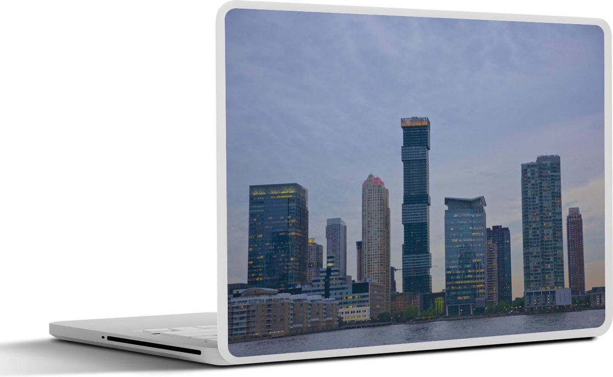 Laptop sticker - 10.1 inch - Amerikaanse torens van Jersey City bij schemering vanaf Hudson River
