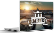 Laptop sticker - 10.1 inch - Illustratie van een tempel in Berlijn met een luchtfoto als achtergrond