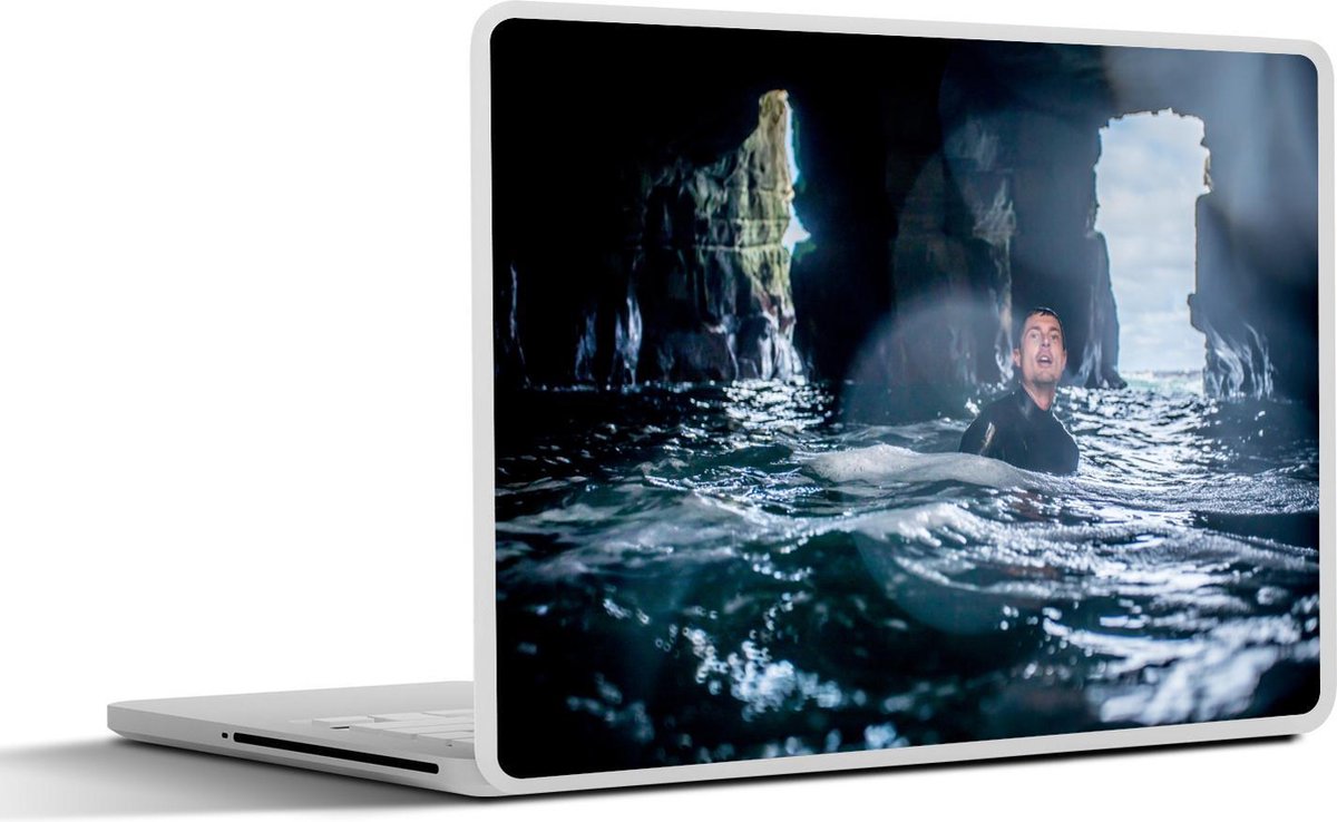 Laptop sticker - 10.1 inch -  een man in een zee grot