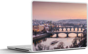 Laptop sticker - 10.1 inch - Afbeelding van de bruggen van Praag in de winter