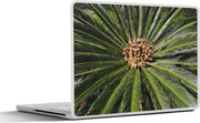 Laptop sticker - 10.1 inch - Afbeelding van een donkergroene sagopalm