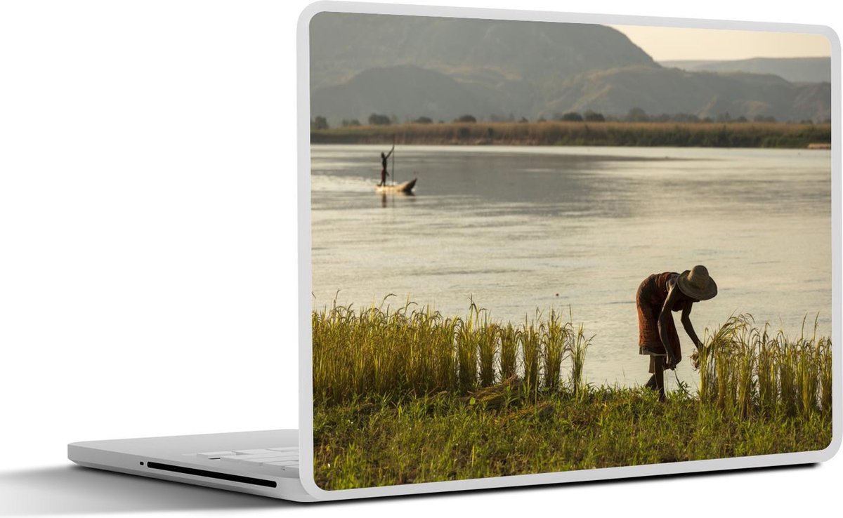 Laptop sticker - 10.1 inch - Afrikaanse boerin werkt op reisveld