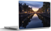 Laptop sticker - 10.1 inch - Afbeelding van de Amsterdamse Keizersgracht onder een wolkenlucht