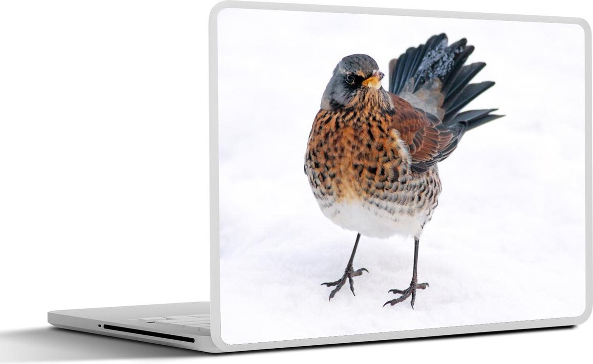 Laptop sticker - 10.1 inch - Illustratie van een kramsvogel in de witte sneeuw