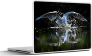 Laptop sticker - 10.1 inch -  een jagende blauwe reiger
