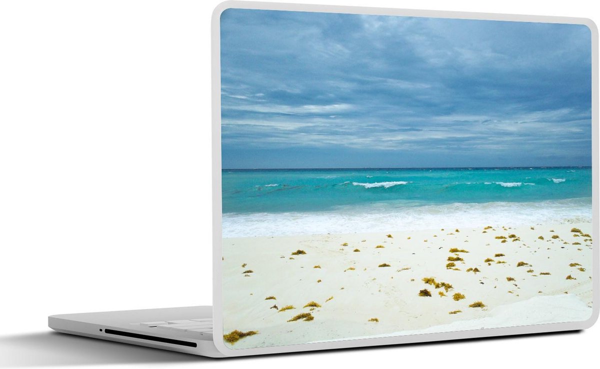 Laptop sticker - 10.1 inch - Aangespoeld zeewier op het strand in Playa del Carmen in Mexico