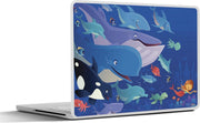 Laptop sticker - 10.1 inch - Illustratie van een zeemeermin tussen de zeedieren