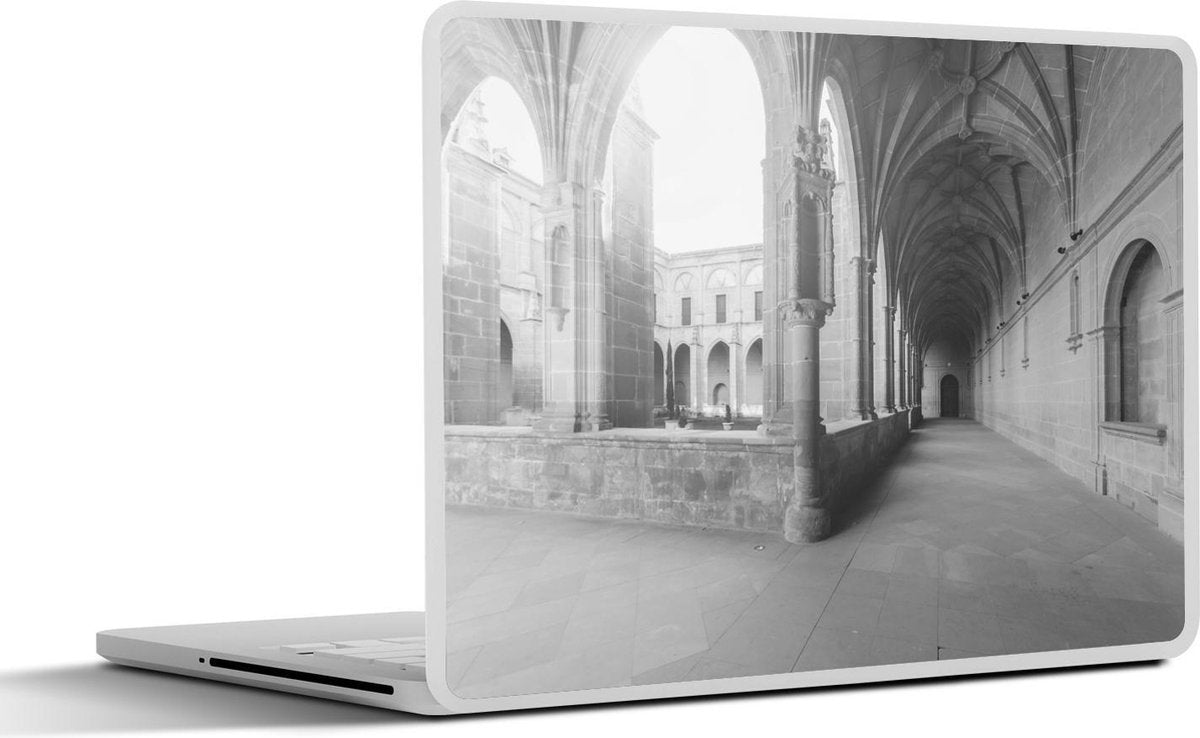 Laptop sticker - 10.1 inch - Abdij bogen bij een kloostertuin in het zwart-wit