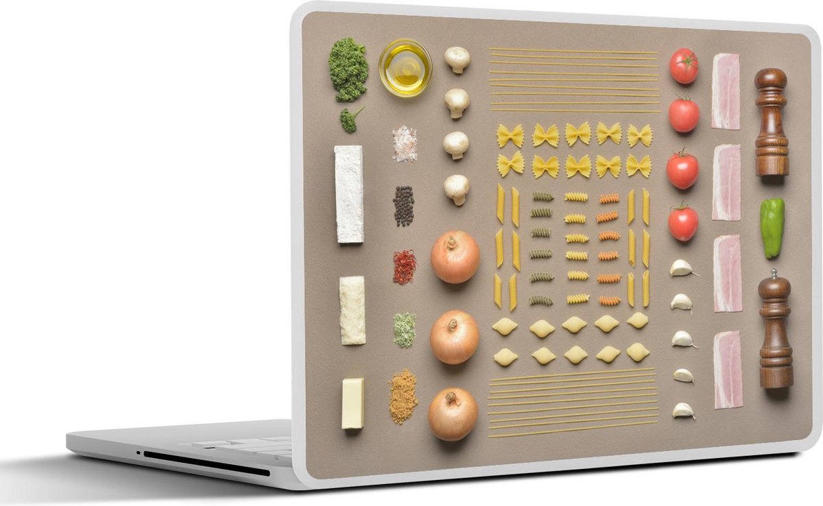 Laptop sticker - 10.1 inch - Ingrediënten voor een pasta op een bruine tafel