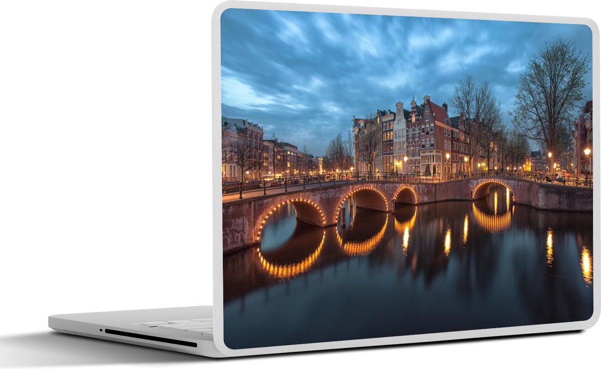 Laptop sticker - 10.1 inch - Afbeelding van de Amsterdamse Keizersgracht onder een donkere wolkenlucht